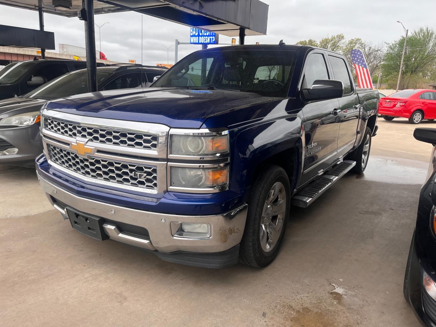 2014 BLUE CHEVROLET SILVERADO LTZ 1LZ Crew Cab 2WD (3GCPCSEC7EG) with an 5.3L V8 OHV 16V engine, 6-Speed Automatic transmission, located at 8101 E. Skelly Dr., Tulsa, OK, 74129, (918) 592-3593, 36.121891, -95.888802 - Photo#1